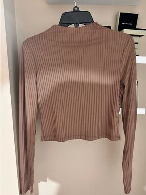 Ribbed Long-Sleeve Crop Top - Brown